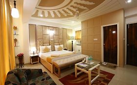 A Family Hotel Oppera Near Igi Airport